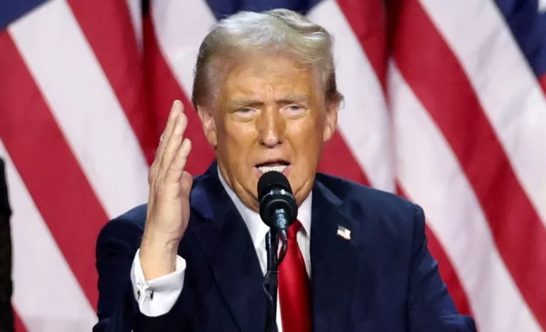 Trump Revela Pedido do Irã por Suspensão de Ataque e Acordo para Abertura Total do Estreito de Ormuz