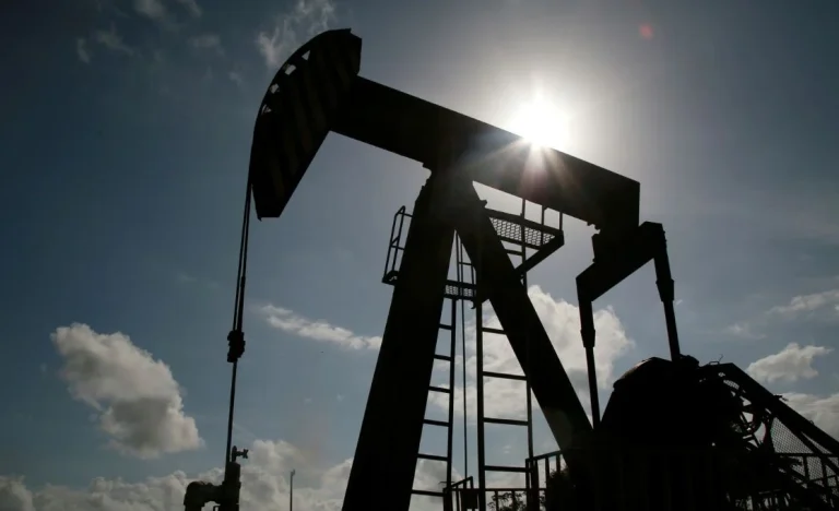Petróleo Dispara 8% com Conflito EUA-Irã: Prio, Petrobras e PetroReconcavo São as Maiores Beneficiadas?