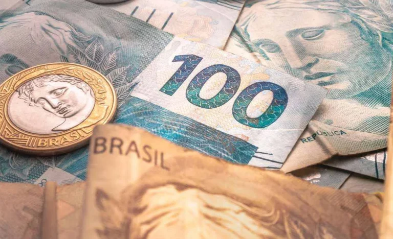 Taxas DI Disparam com Tensão Irã-EUA-Israel, Petróleo Ameaça Inflação e Pesquisa Eleitoral Move Mercados