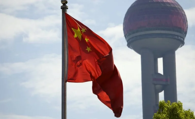 China: O Mito da Desaceleração Econômica é, na Verdade, Um Salto Para a Autonomia Tecnológica e um Novo Modelo de Desenvolvimento