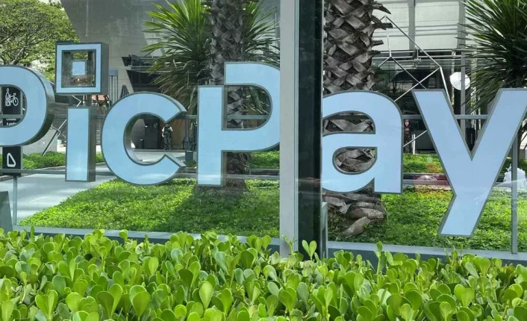 PicPay (PICS) lucra mais que o dobro e surpreende mercado, mas ação despenca 22% na Nasdaq; entenda o descompasso