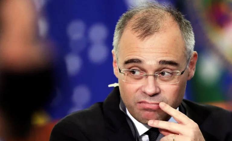 Mendonça autoriza transferência de Daniel Vorcaro para PF em meio a negociações de delação premiada