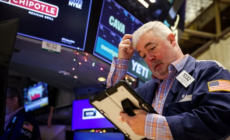 Wall Street em Queda: Tensão no Oriente Médio e Corte de Juros nos EUA Ditando o Ritmo do Mercado