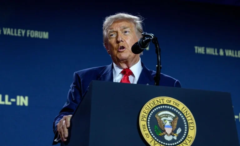 Trump Minimiza Impacto de Crise no Irã em Preços de Petróleo e Bolsa, Mas Mercados Reagem Negativamente