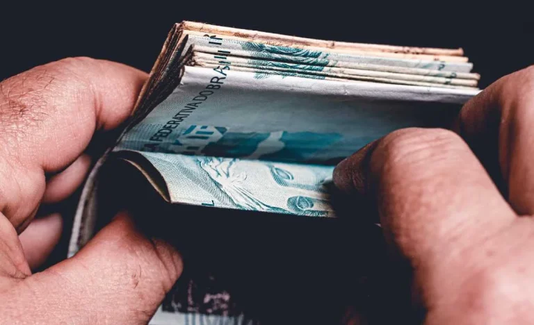 Ata do Copom e IPCA-15: Semana Crucial para Definir Futuro da Selic e Apostas do Mercado